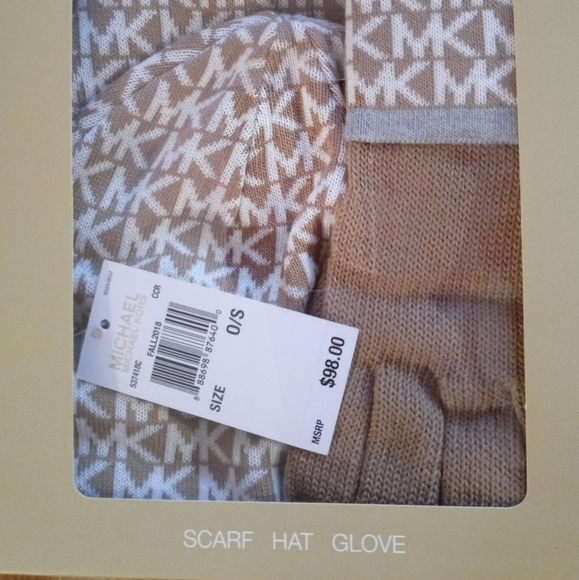 Michael kors winter set - Picture 2 of 2